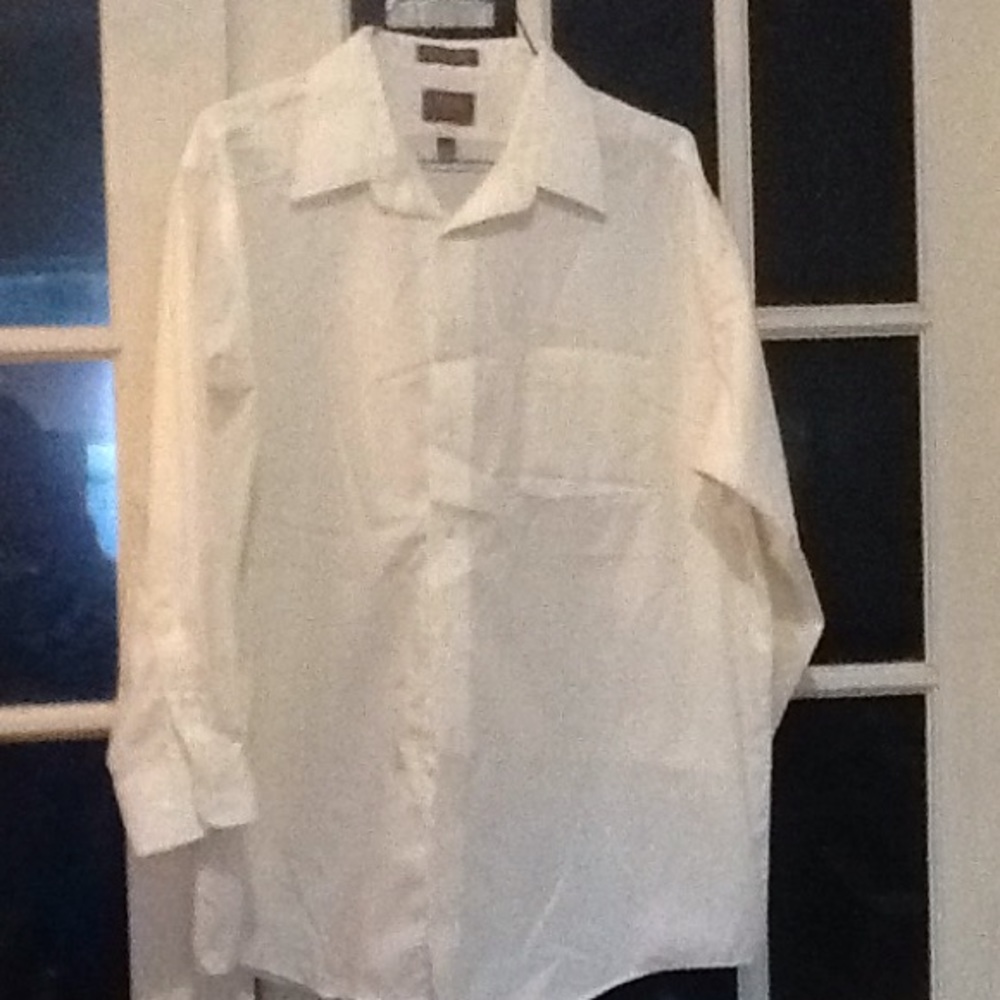 Haggar Clothing Co. NWOT shirt✂✂price cut✂✂